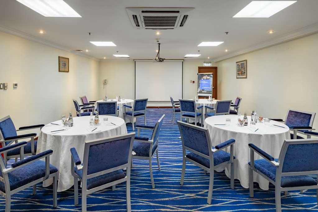 Radisson Blu Hotel, Yanbu Exteriör bild